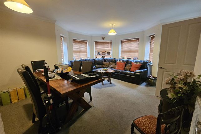 Flat 2 Harriet Court, 12, Beechnut Road, Aldershot photo 2