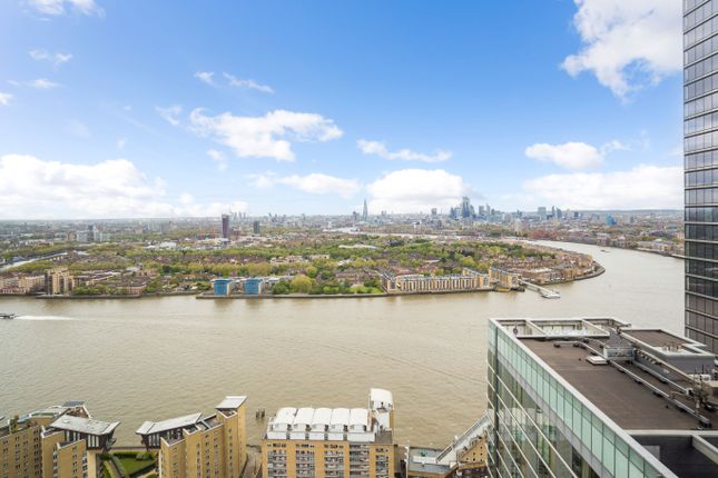 Thumbnail Flat for sale in Marsh Wall, London