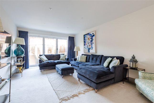 8, Park Drive, Guildford photo 2