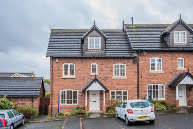 Town house for sale in Oliver Fold Close, Worsley, Manchester