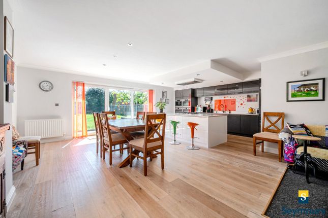 13, Ashcroft, Guildford photo 3