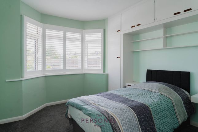 4, Dalewood Gardens, Worcester Park photo 4