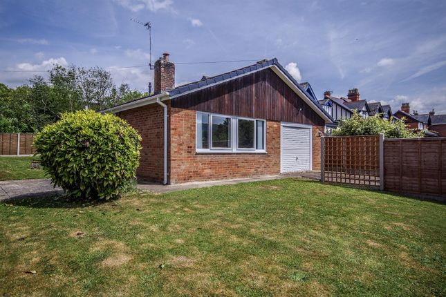 Thumbnail Bungalow to rent in Hopton Road, Cam, Dursley