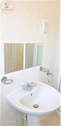 Copy of 115 Chatsworth Road, London photo 4