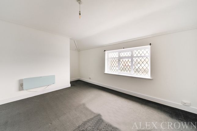 0R, Kipling Terrace, Great Cambridge Road, London photo 2