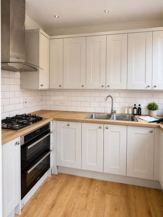 5, Sedgemere Avenue, London photo 2