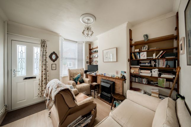 62, Clopton Road, Stratford-upon-Avon photo 3