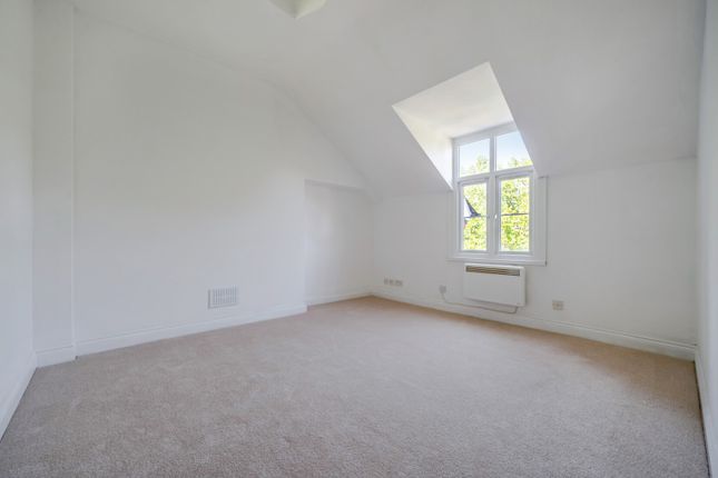 Flat 8, 57, Upton Park, Berkshire photo 4