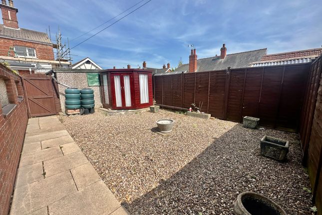 Bungalow to rent in Old Chapel Lane, Burgh Le Marsh, Skegness