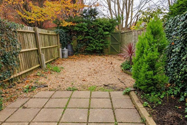 Churchwood Drive, Chichester photo 4
