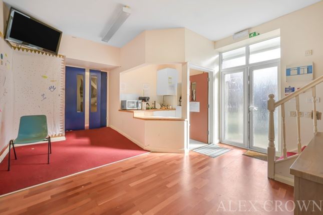 00TT, London Family Centre, Chichester Court, Royal Coll, Kentish Town photo 4
