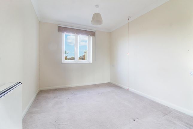 Flat for sale in High Street, Cheshunt, Waltham Cross