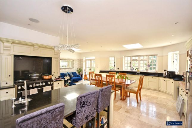 21 Nelmes Way, Hornchurch photo 4
