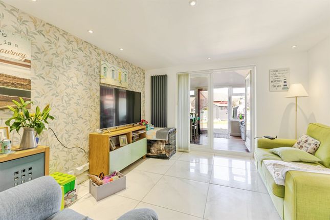 10, Reims Court, Northampton photo 3