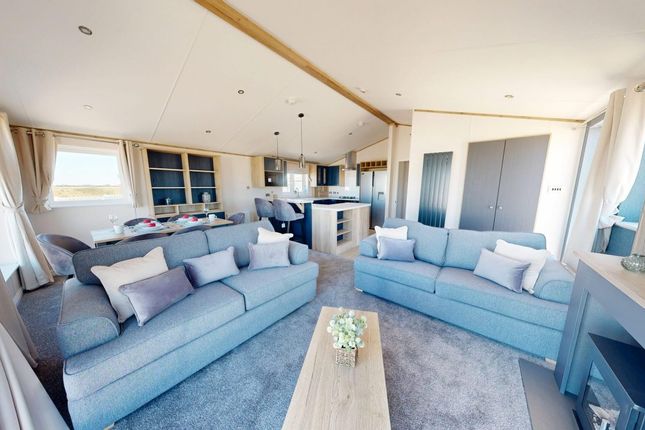 3-bed caravan on Seal Bay Resort, Warners Lane Selsey, Chichester, £279,995