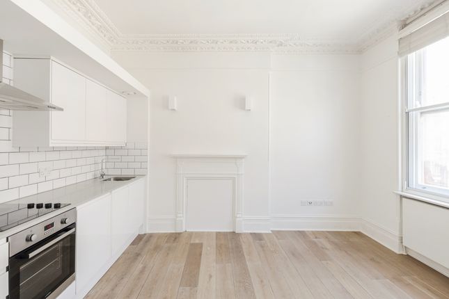 Thumbnail Flat to rent in Shaftesbury Avenue, Chinatown