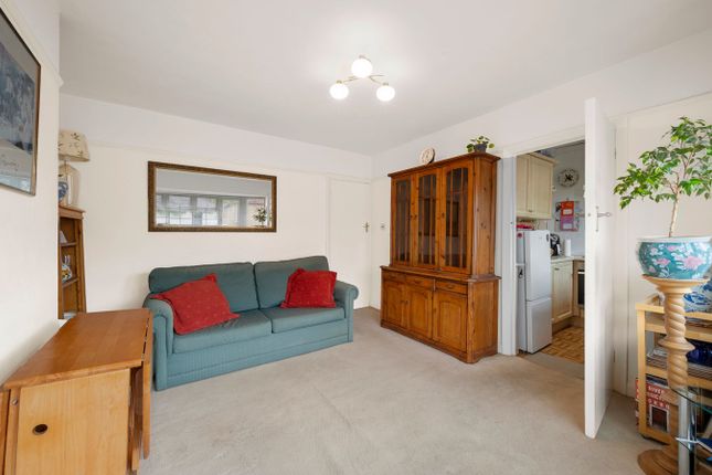 24, St Marys Road, Weybridge photo 4