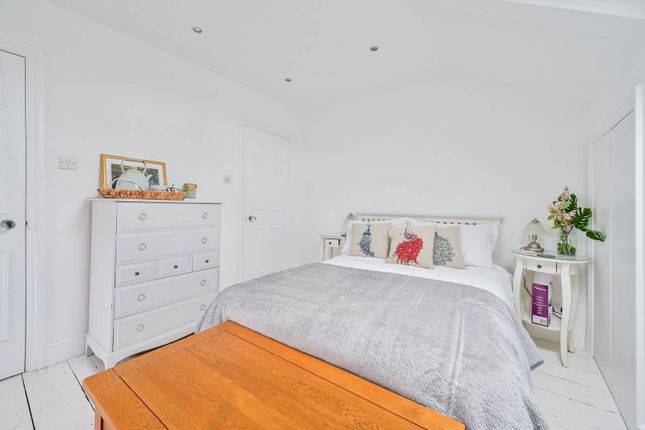 Flat to rent in Crooms Hill, Greenwich, London