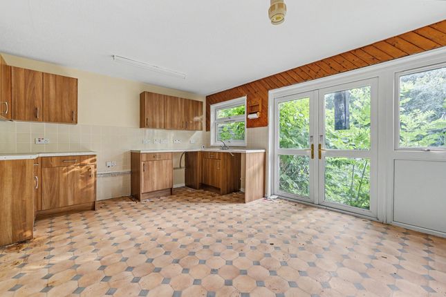 31 Sandhurst Close, Tunbridge Wells photo 2