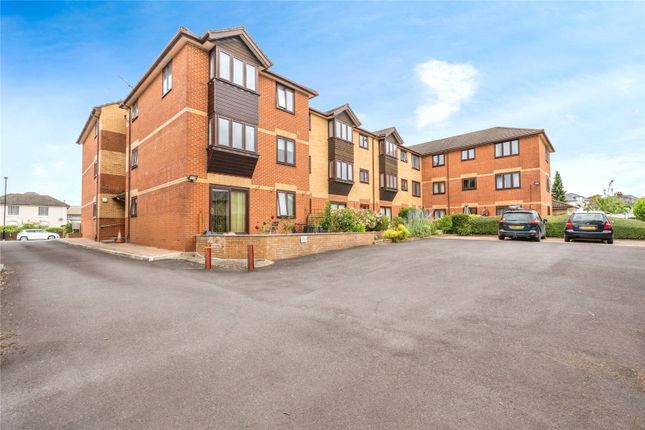 Studio flat on Flat 4, Dennison Court 202-204,, Regents Park Road, Hampshire, £95,000