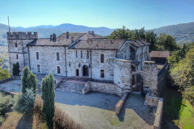 Property for sale in Gropparello, Piacenza, Emilia-Romagna, Italy