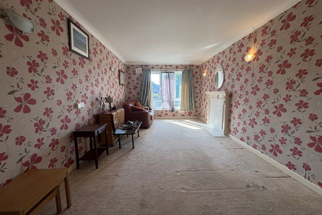 Flat 23, Borrowdale Ct, 1, Gordon Hill, Enfield photo 3