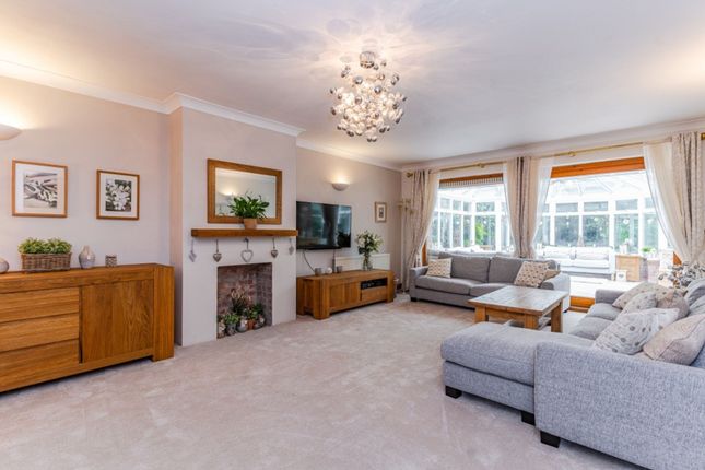 Harlequin House, 1 Mallard Croft, Haddenham photo 3