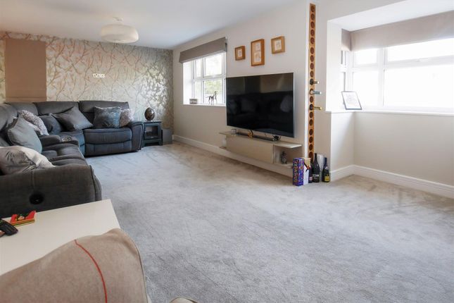 17, May Close, Littlehampton photo 2