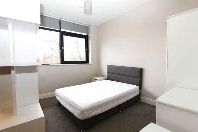 24 Park House Pudsey, Pudsey photo 5