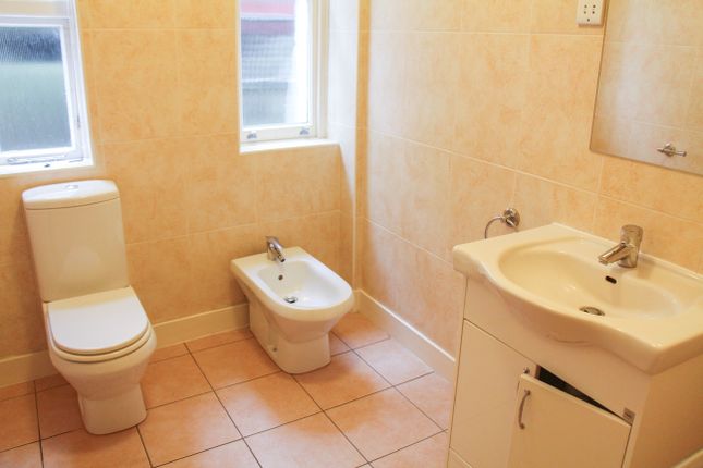 5, St Marys Avenue, London photo 5