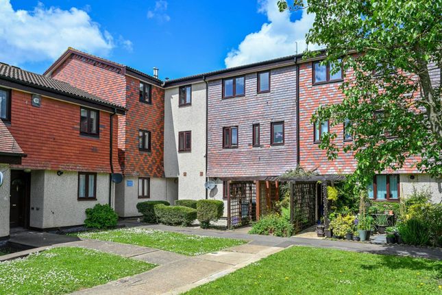 Flat for sale in Coniston Close, Raynes Park, London