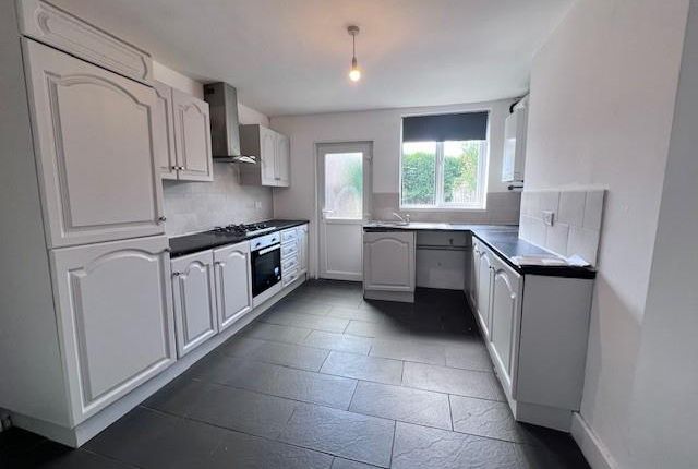 4, Doncaster Grove, Nottingham photo 3