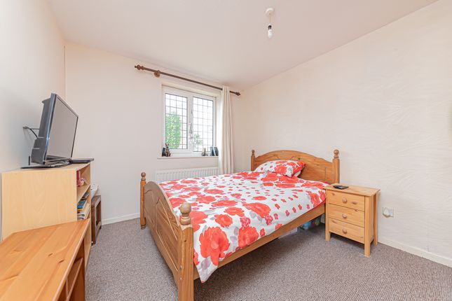 80, Jameston, Bracknell photo 4