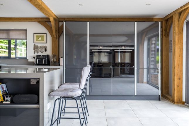 Seren House,, Sandy Lane, Farnham photo 4
