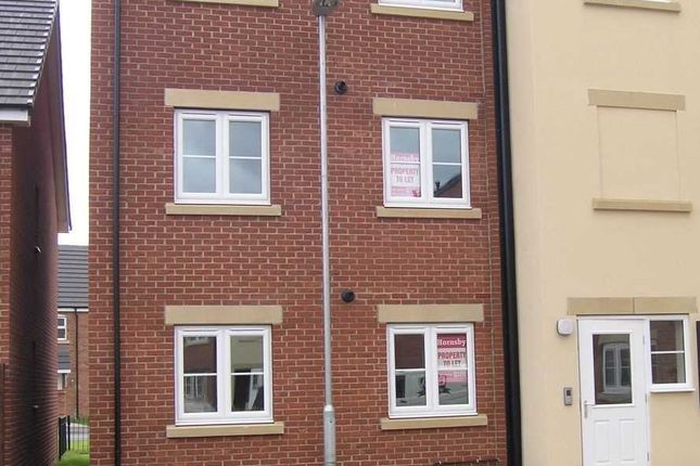 Thumbnail Flat for sale in Pintail Close, Scunthorpe