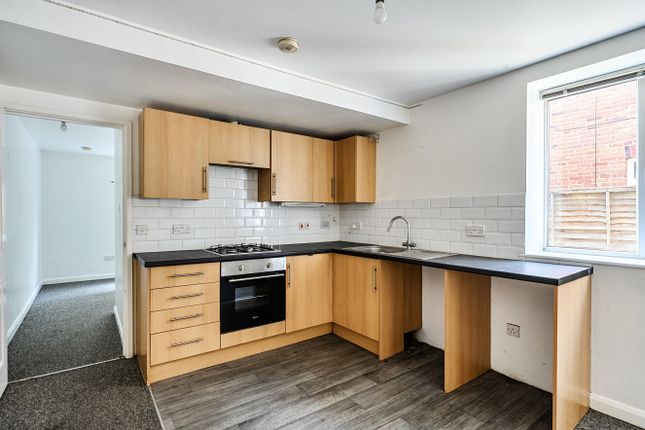 Flat 4, 66, Bitterne Road West, Hampshire photo 2