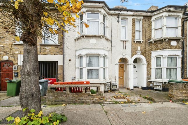Flat for sale in Seventh Avenue, Manor Park, London