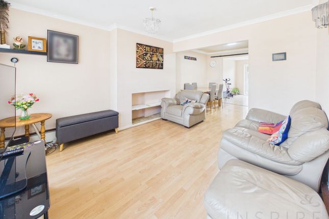 206 Ashdown Drive, Crawley photo 2
