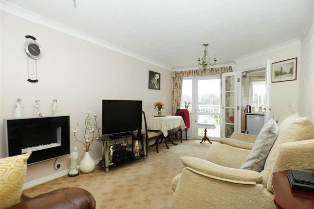 43, Roby Court, Liverpool photo 3