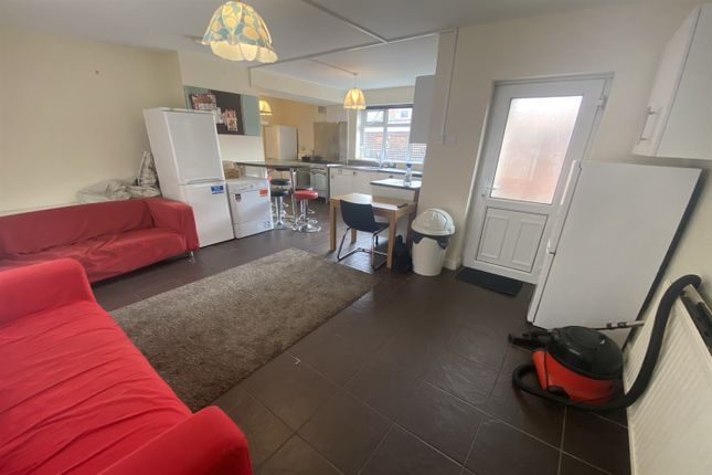 42, Lilac Grove (Room 4), Beeston, Nottingham photo 2