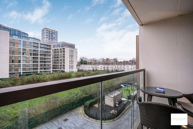 Flat to rent in Bridgeman House, 1 Radnor Terrace, Kensington High Street, Kensington, London