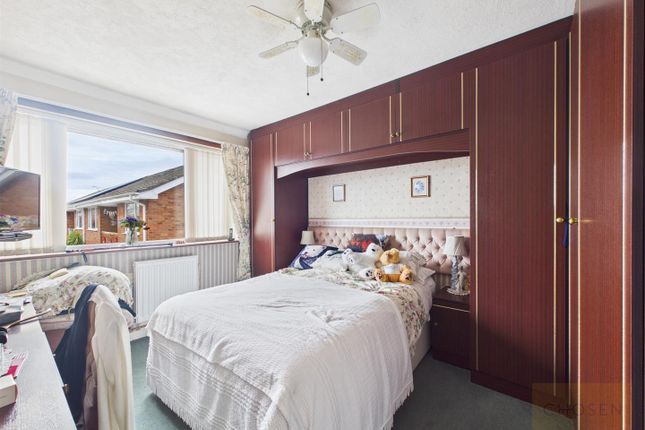 8 Cleeve Court, Two Hedges Road, Cheltenham photo 4