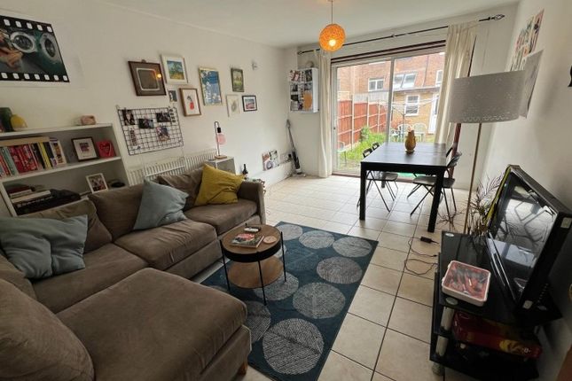 Terraced house to rent in Swanfield Street, London