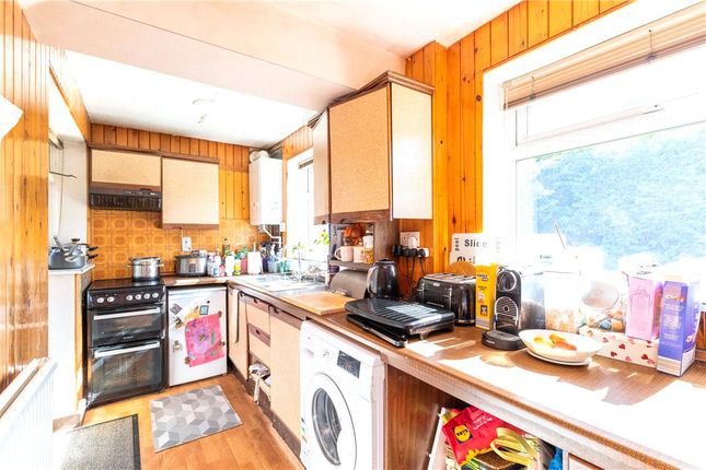 29, Thwaites Avenue, West Yorkshire photo 4