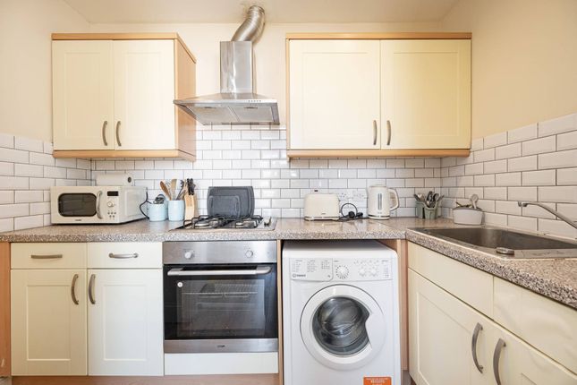 Mackenzie Road, Caledonian Road photo 3