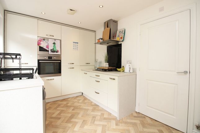 11, Capstan Close, Fleetwood photo 3