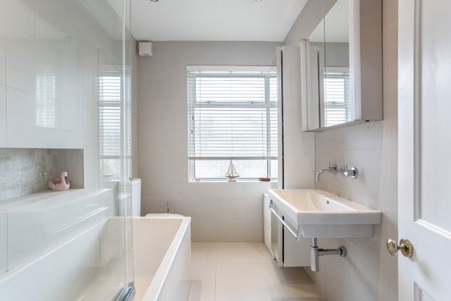 End terrace house for sale in Balfour Road, London