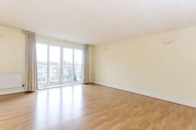 Thumbnail Flat to rent in Worple Road, Raynes Park, London