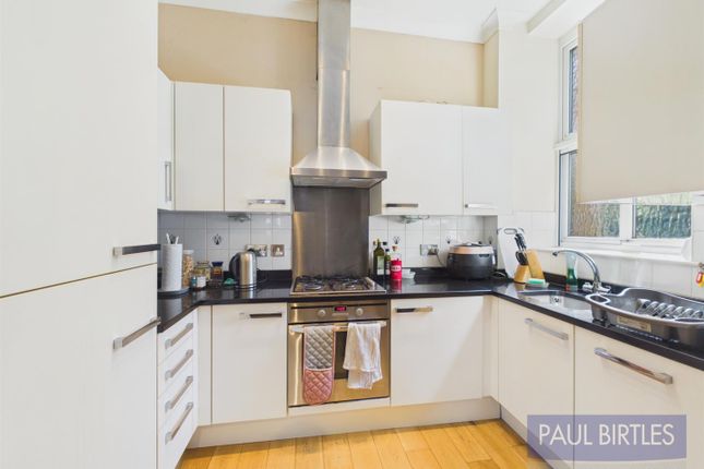 Apartment 5 Village Court, 1 Carrington Road, Manchester photo 3