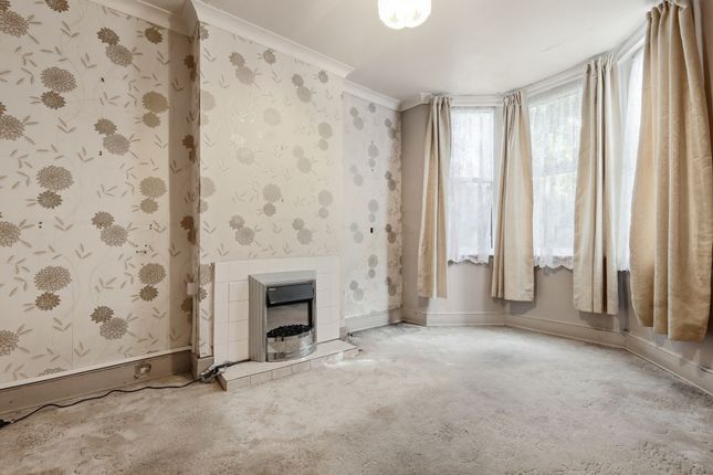 179 Gainsborough Avenue, London photo 3